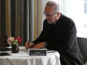 Cardinal Pierbattita Pizzaballa participates in ND Jerusalem Cyprus workshop.
